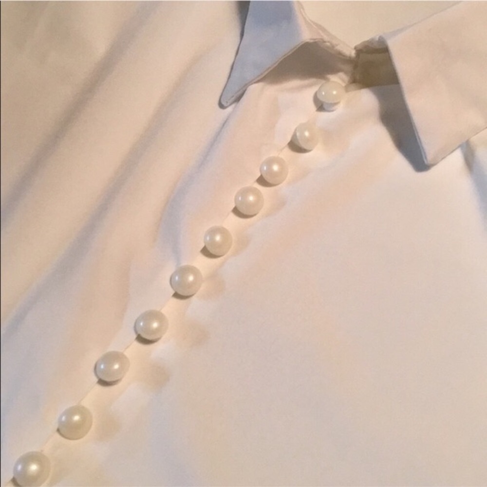 The Ava • Crisp White Button Up Blouse PTP 21” - Picture 6 of 7